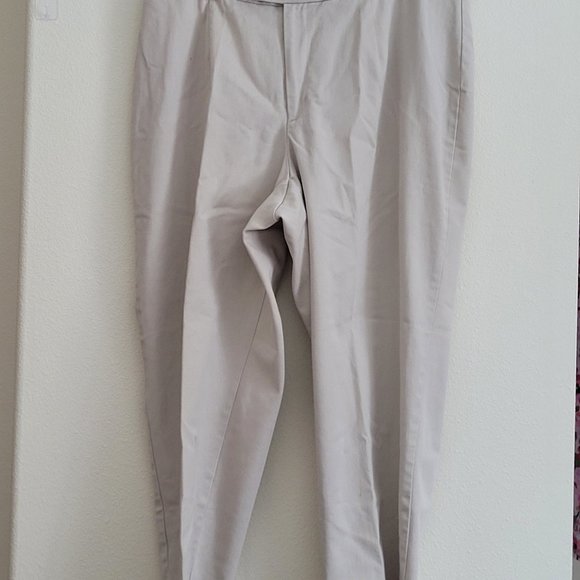 Dockers Size 20W Short Cream Slacks, Zip Front. Good Used Condition - Picture 1 of 5